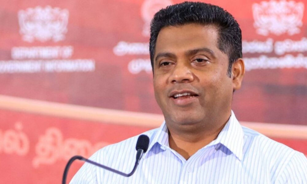 Health Minister urges SL specialist doctors to return home Health Minister urges SL specialist doctors to return home