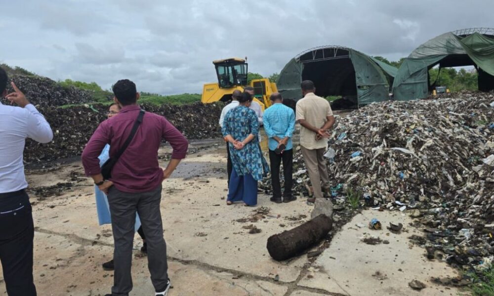 Colombo produces up to 450 tons of garbage daily Colombo produces up to 450 tons of garbage daily