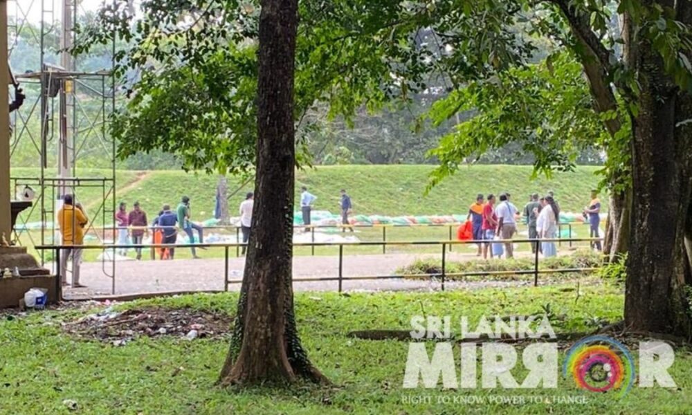  Water level at the Kelani River’s southern embankment (Pics)